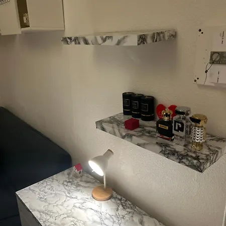 Jolie Studio Centre 100m De La Place De La Comedie Et 200m De La Gare Sncf