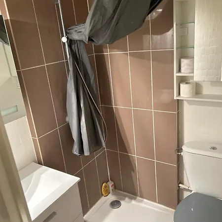 Jolie Studio Centre 100m De La Place De La Comedie Et 200m De La Gare Sncf Montpellier