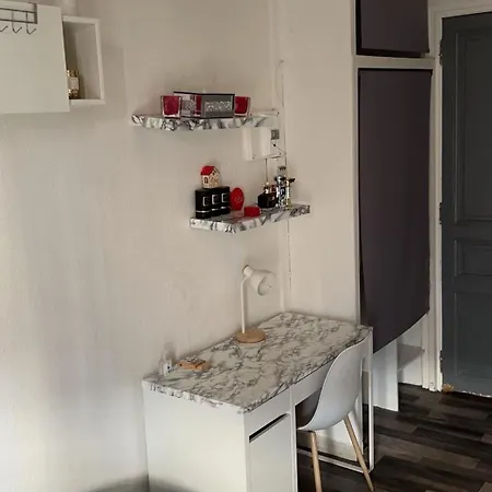 Apartment Jolie Studio Centre 100m De La Place De La Comedie Et 200m De La Gare Sncf