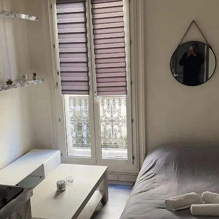 Jolie Studio Centre 100m De La Place De La Comedie Et 200m De La Gare Sncf *